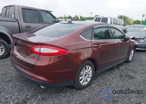2015 Ford Fusion S z USA, uszkodzony, nr VIN 3FA6P0G76FR117279